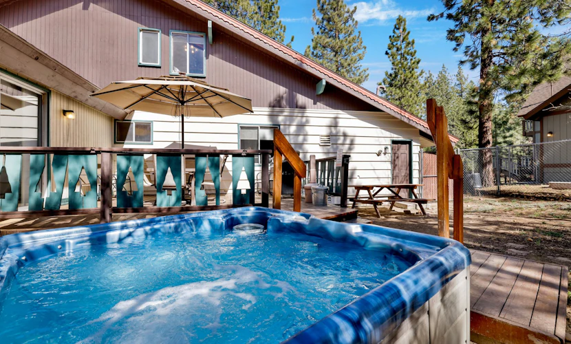 "Moose Creek Chalet" | Walk to Snow Summit! Hot Tub, Pool Table & 4-Car Parking