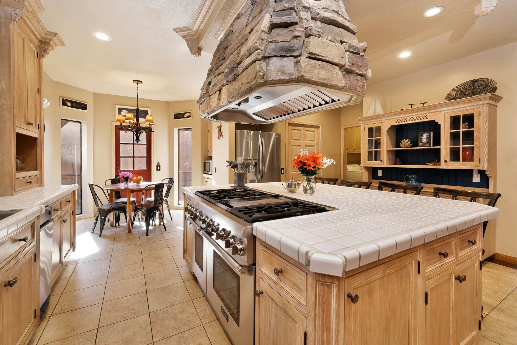 1277-Four Happy Bears Estate