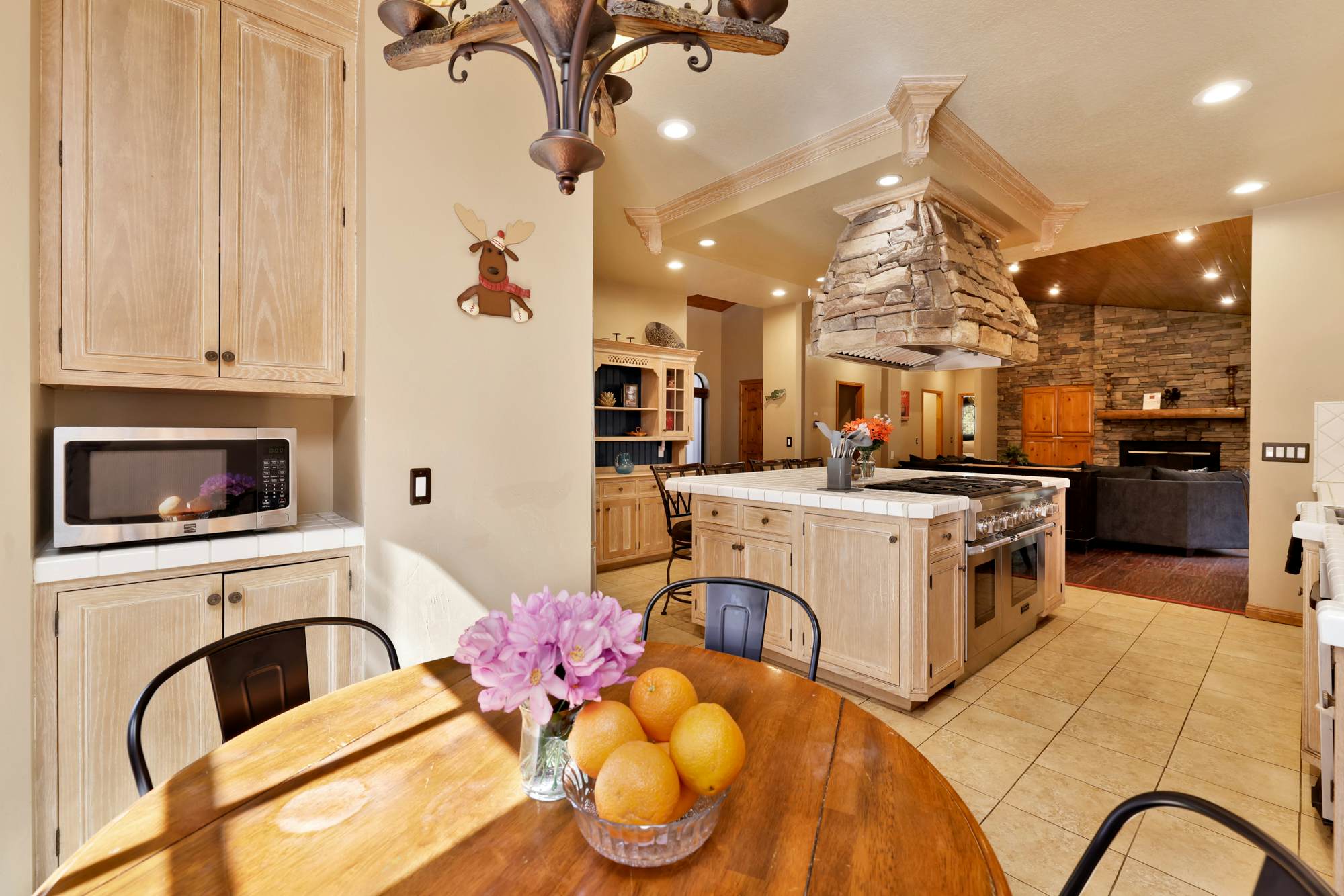 1277-Four Happy Bears Estate