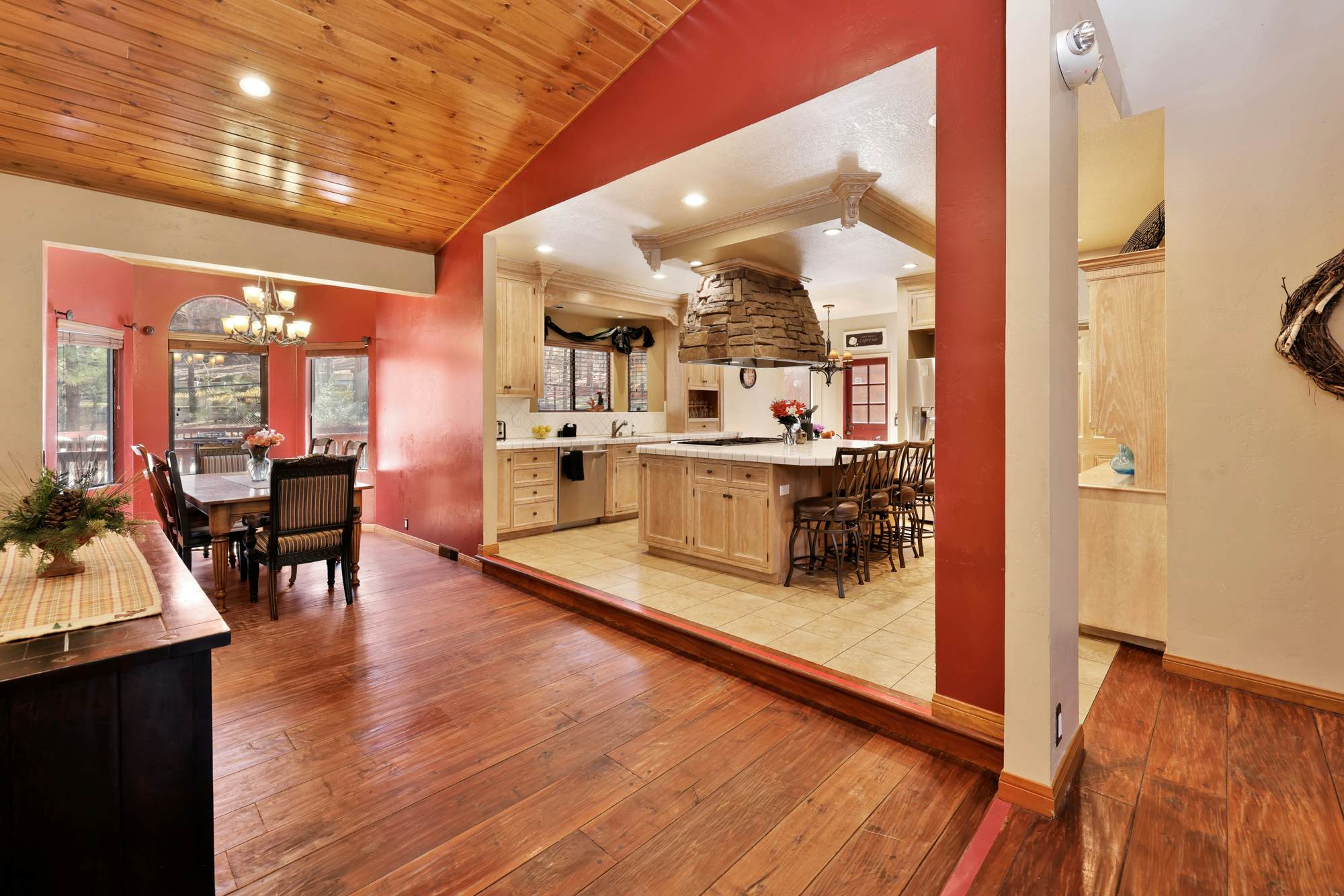 1277-Four Happy Bears Estate