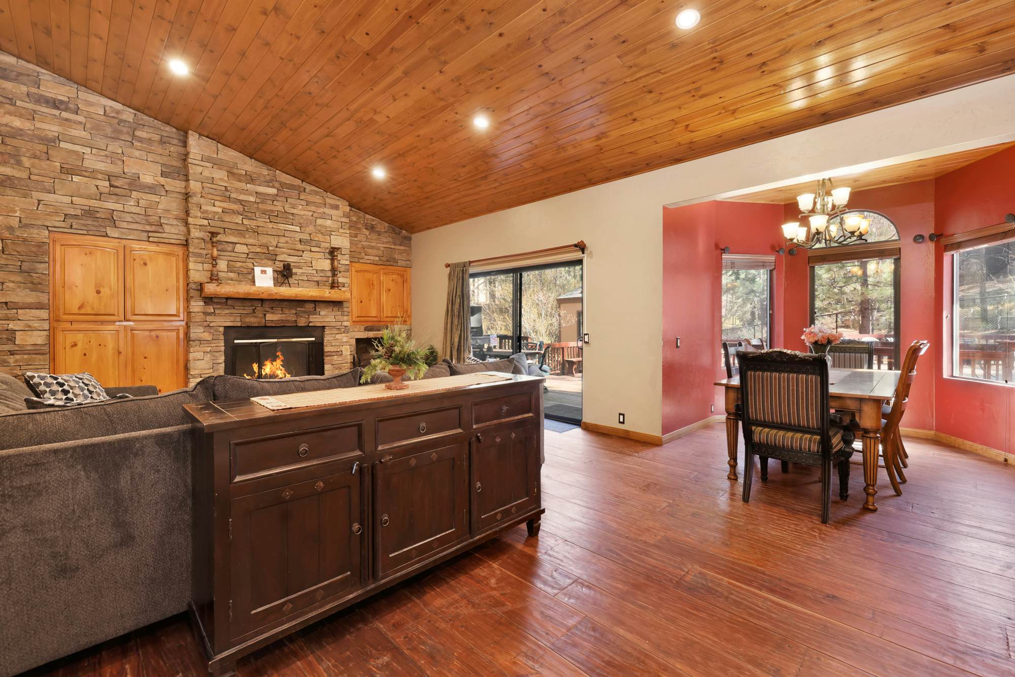 1277-Four Happy Bears Estate