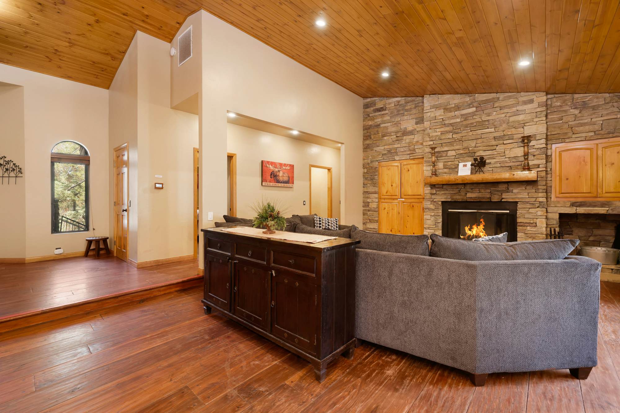 1277-Four Happy Bears Estate