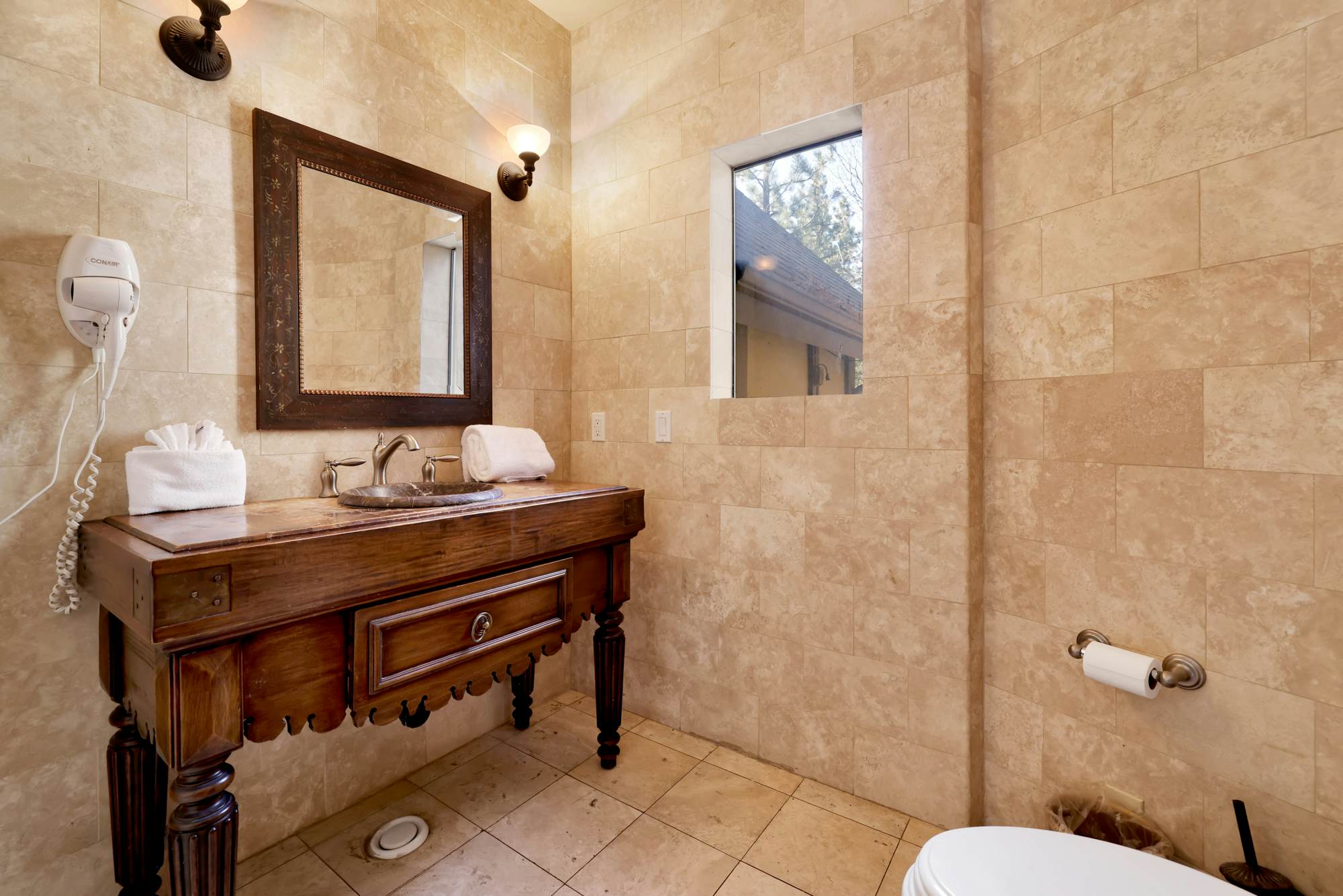 1277-Four Happy Bears Estate