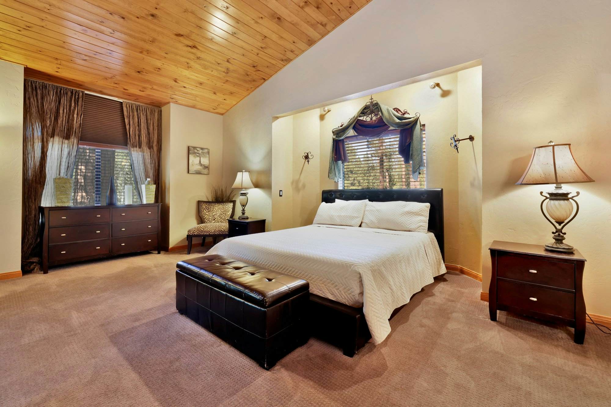 1277-Four Happy Bears Estate