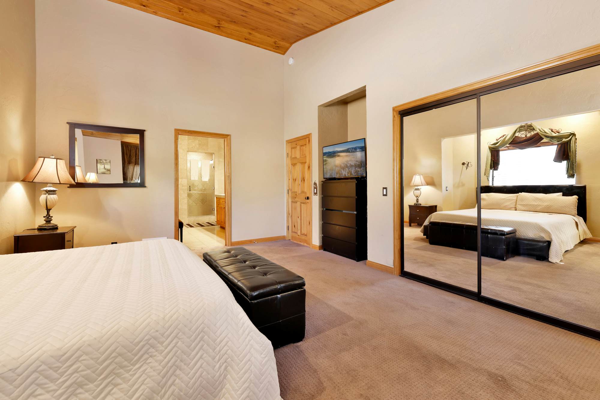 1277-Four Happy Bears Estate