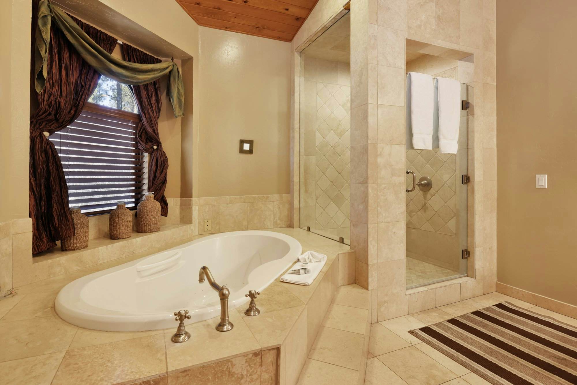 1277-Four Happy Bears Estate