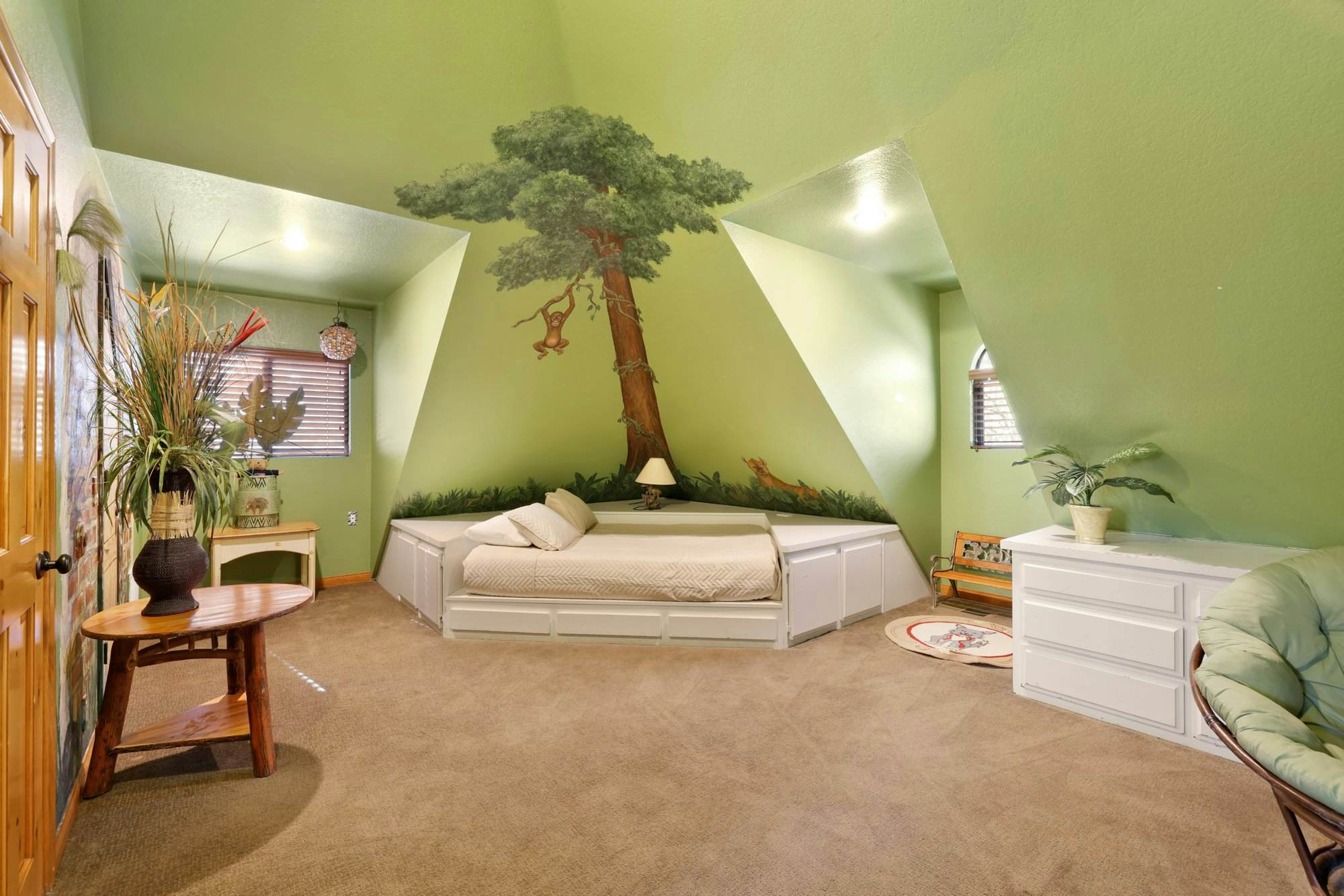 1277-Four Happy Bears Estate