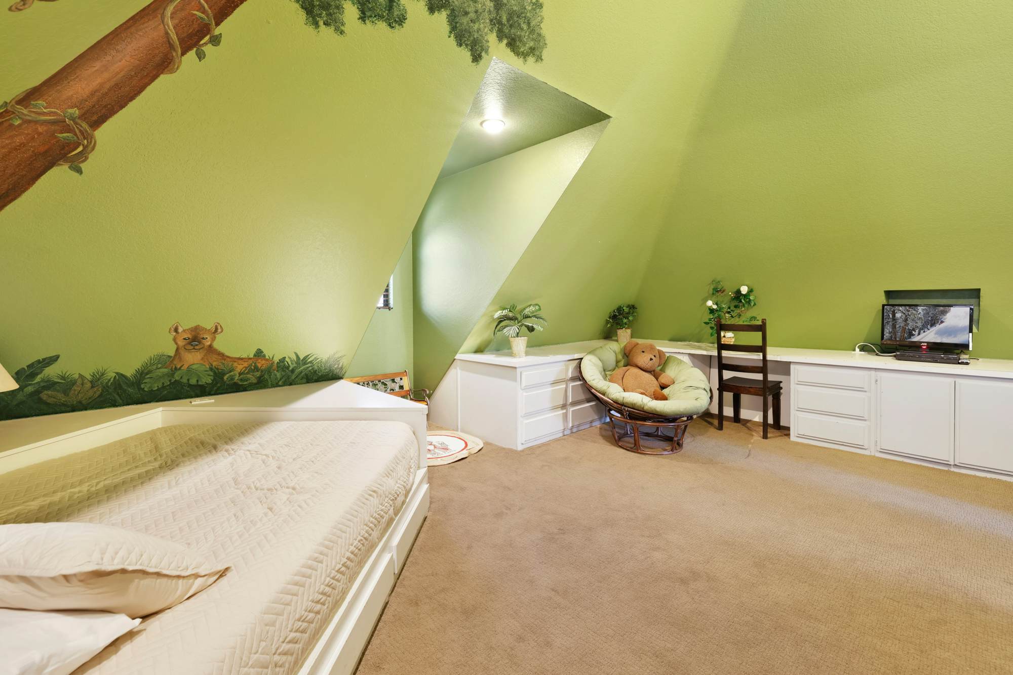 1277-Four Happy Bears Estate