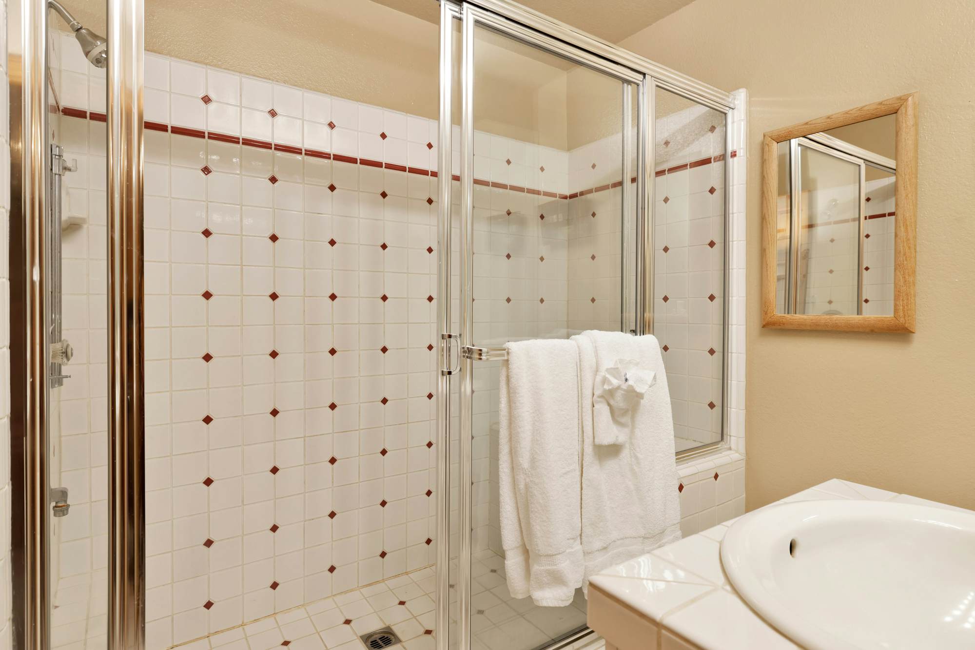 1277-Four Happy Bears Estate