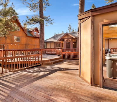 1277-Four Happy Bears Estate