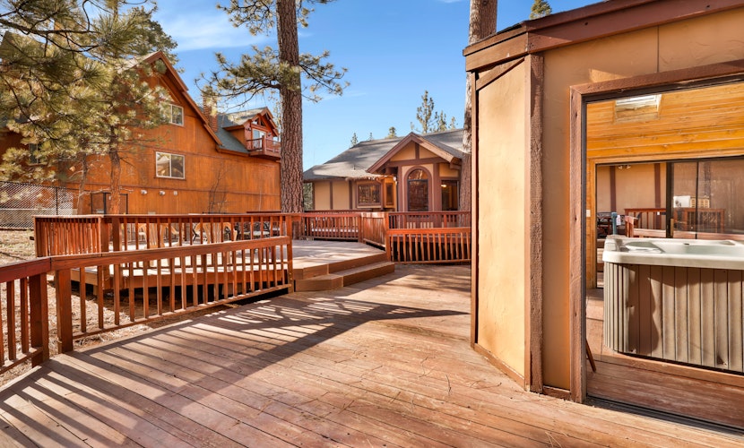 Four Happy Bears Estate- Hot Tub- Games- Ski Resort Location