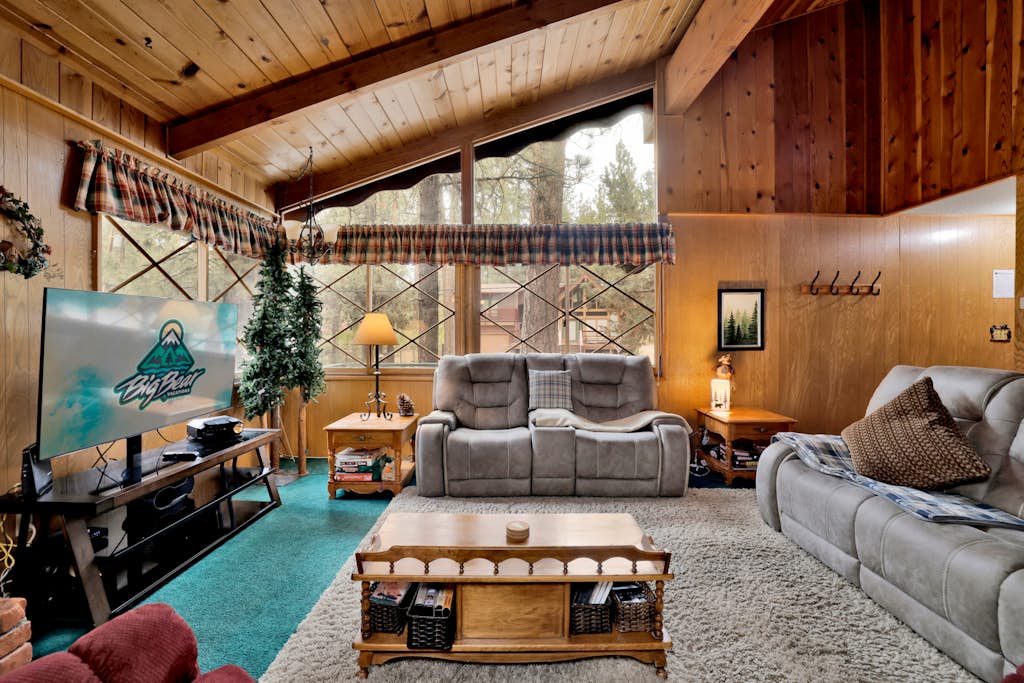 Single-Level Big Bear Cabin: Fenced Yard, Wood Fireplace, 3-Car Parking