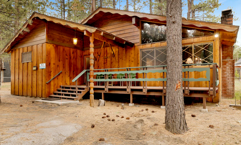 Single-Level Big Bear Cabin: Fenced Yard, Wood Fireplace, 3-Car Parking