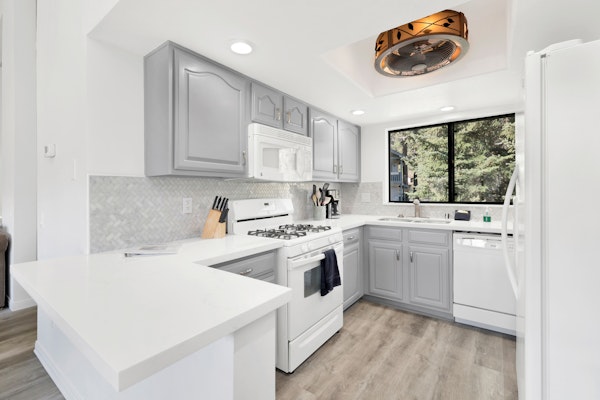 Sunny Side Up - Golf & Ski Townhouse at Bear Mountain Resorts