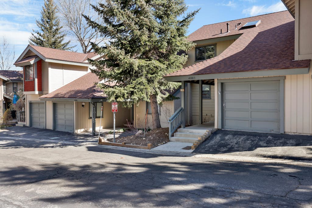 Walk to Bear Mtn Lifts! 2BR/2.5BA w/ Dual Master Suites & Private Garage