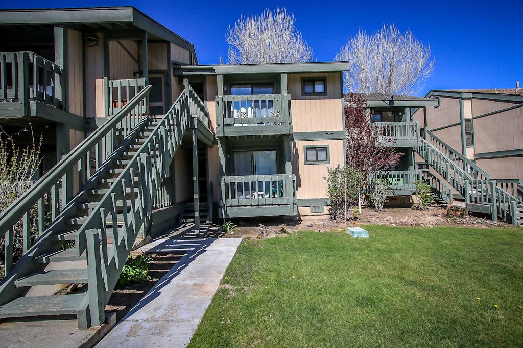 Boulder Creek 8 Lakeside Townhouse Retreat