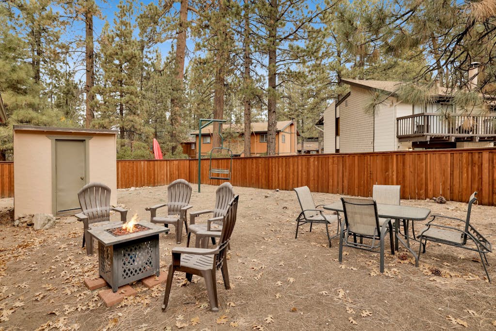 Popko's Place | 3BR/1BA Moonridge Cabin w/ BBQ Deck & Fenced Yard