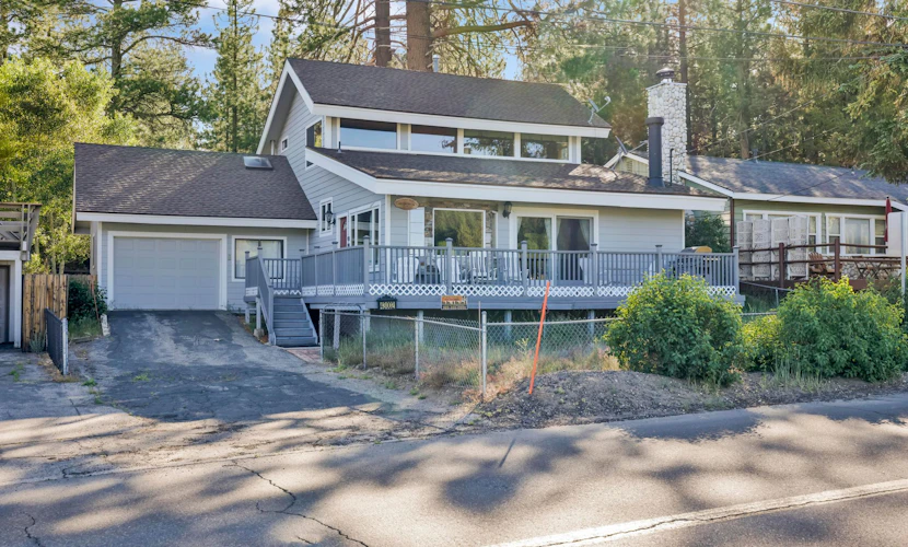 Family Retreat: Walk to Zoo & Golf Course | 3BR w/ BBQ & Wood Fire