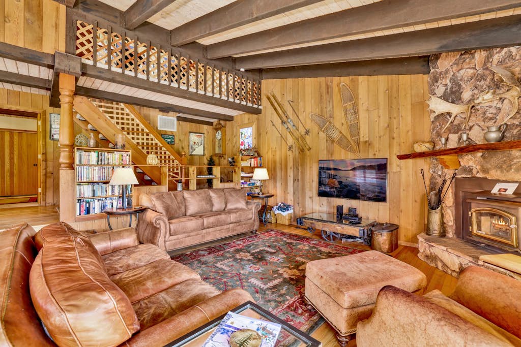 Family Retreat: Walk to Zoo & Golf Course | 3BR w/ BBQ & Wood Fire