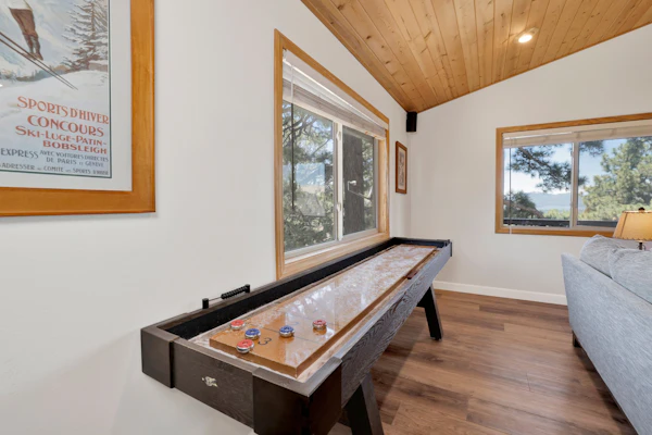 I Love View: 3BR/2BA Modern Cabin w/ Shuffleboard & Jetted Spa Tub
