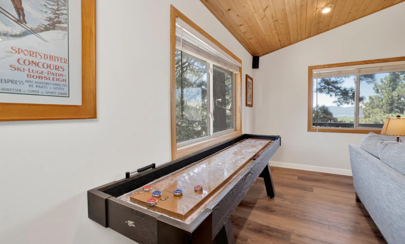 I Love View: 3BR/2BA Modern Cabin w/ Shuffleboard & Jetted Spa Tub