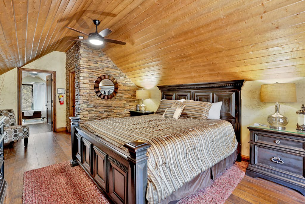 How Sweet It Is - Downtown Village Retreat at Big Bear