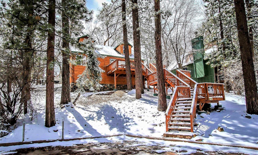 Nine Pines Lodge Retreat in the Pines at Big Bear