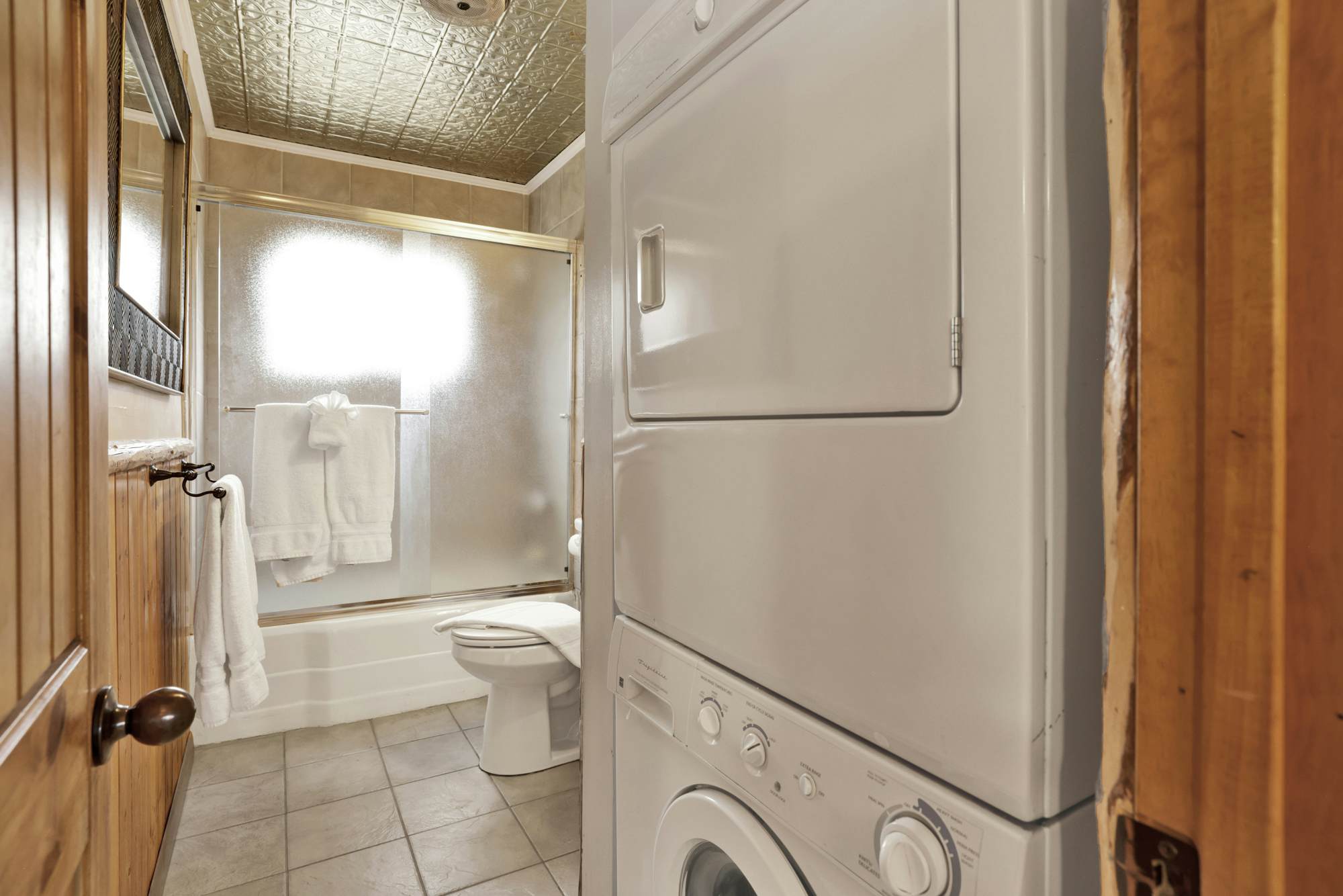 537-Nine Pines Lodge