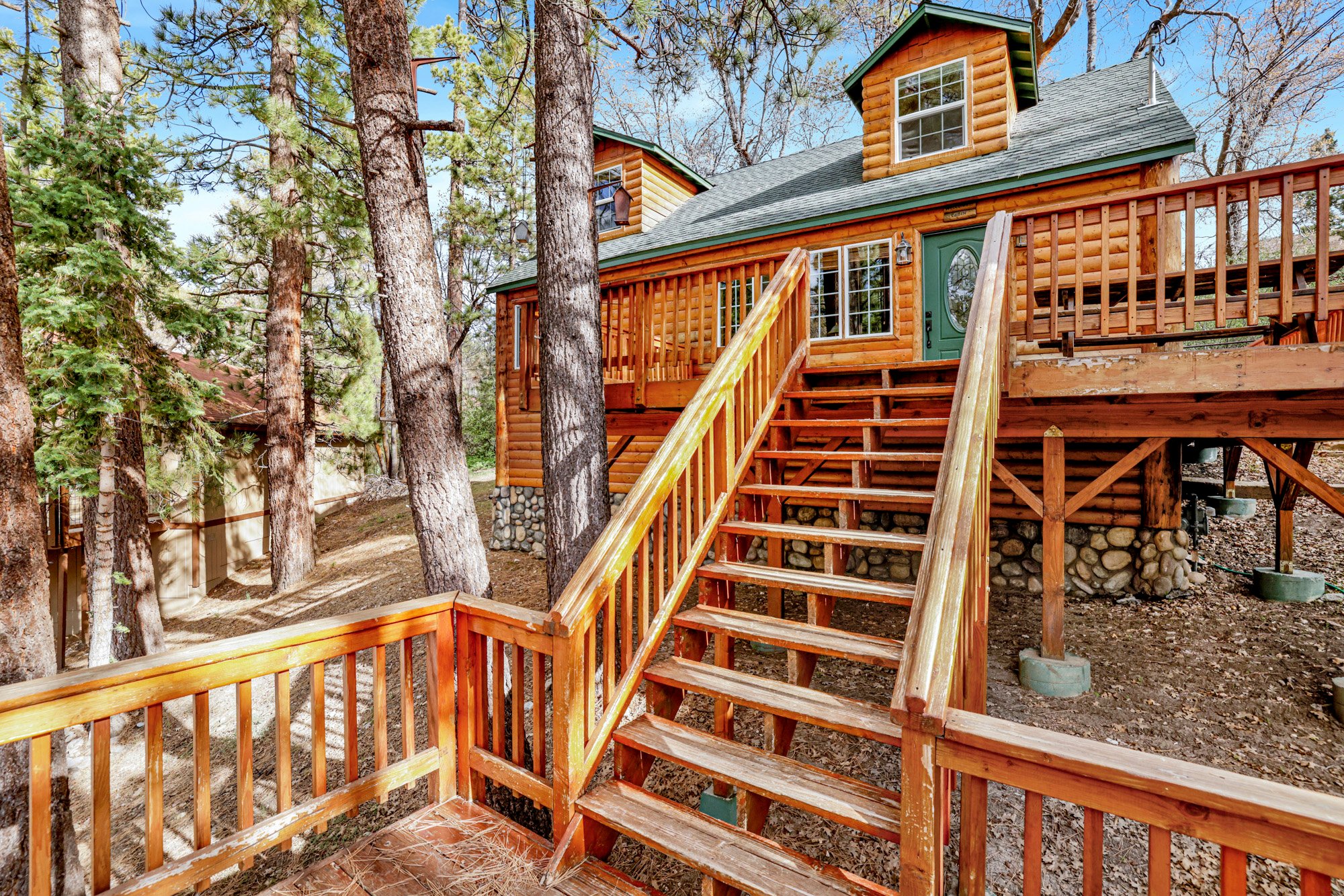 Nine Pines Lodge Retreat in the Pines at Big Bear
