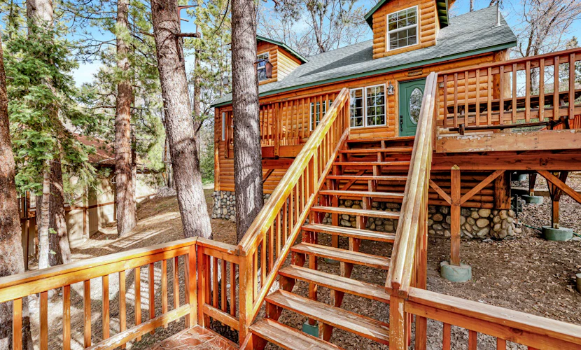 Nine Pines Lodge Retreat in the Pines at Big Bear