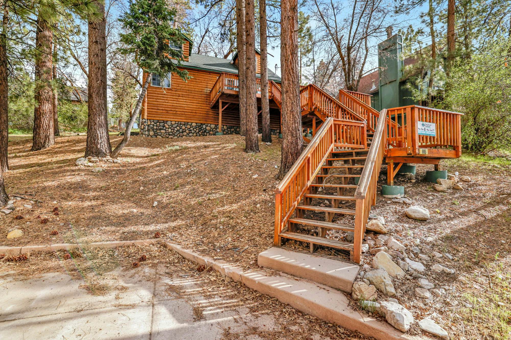 537-Nine Pines Lodge