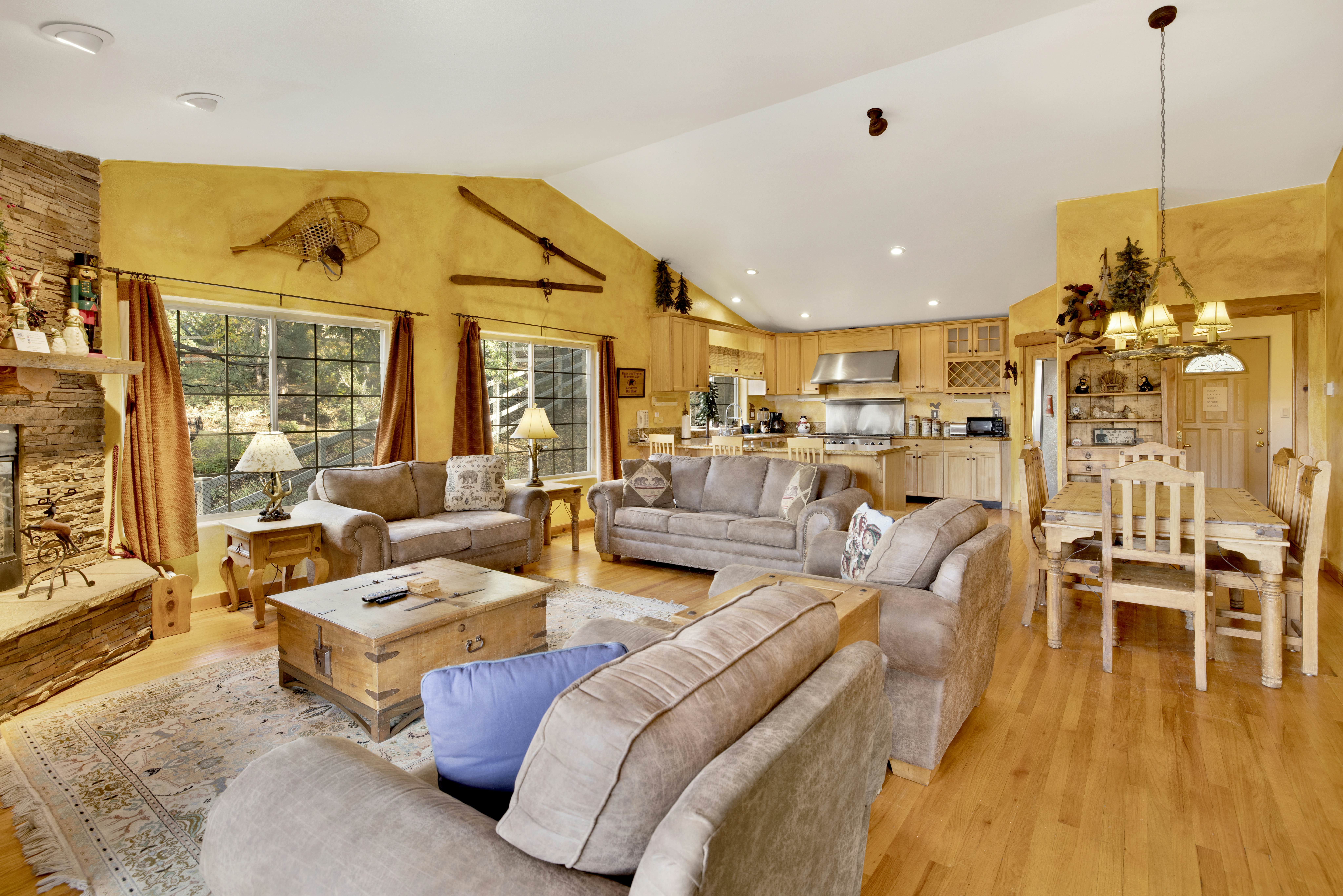 735-Bear Creek Lodge