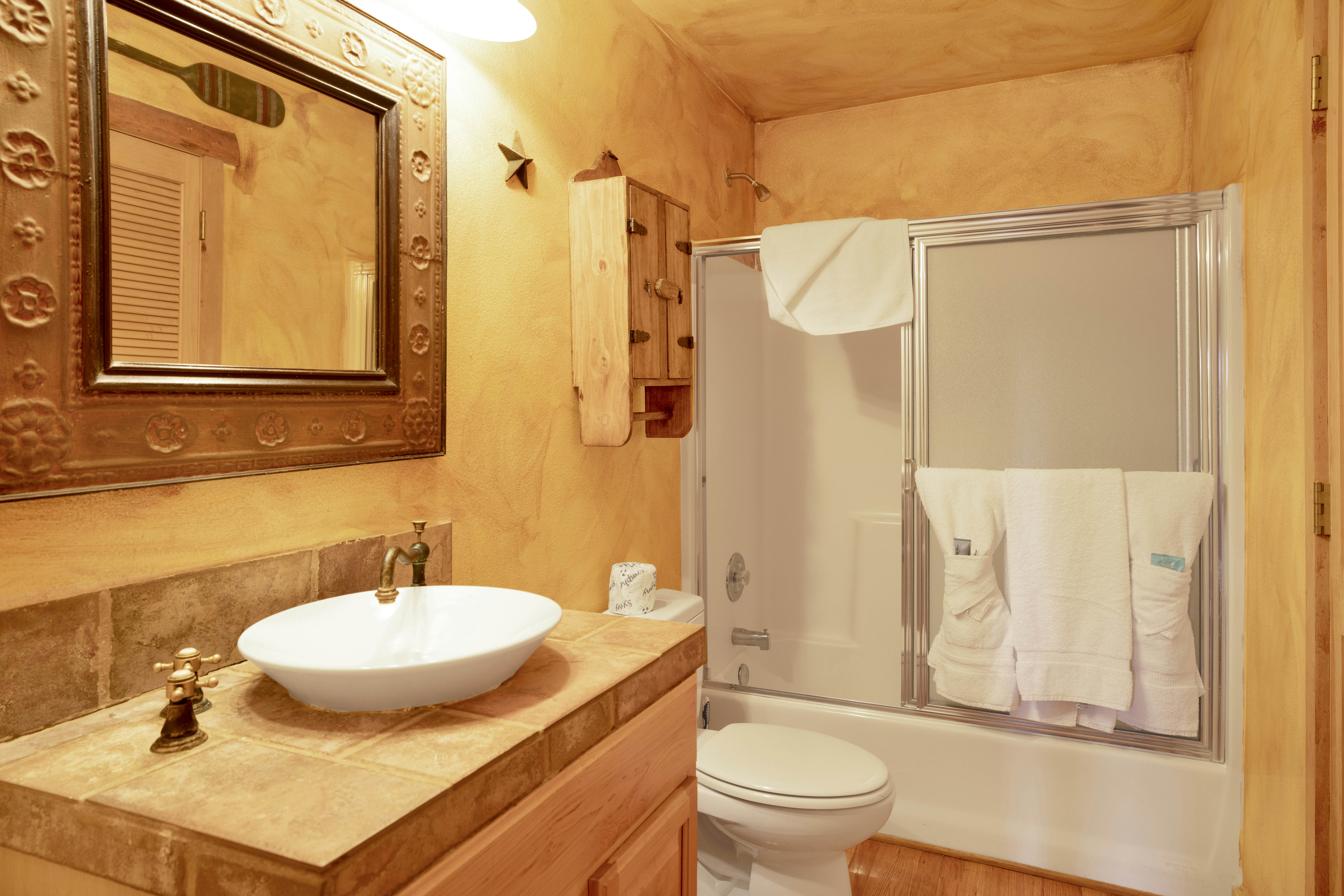 735-Bear Creek Lodge