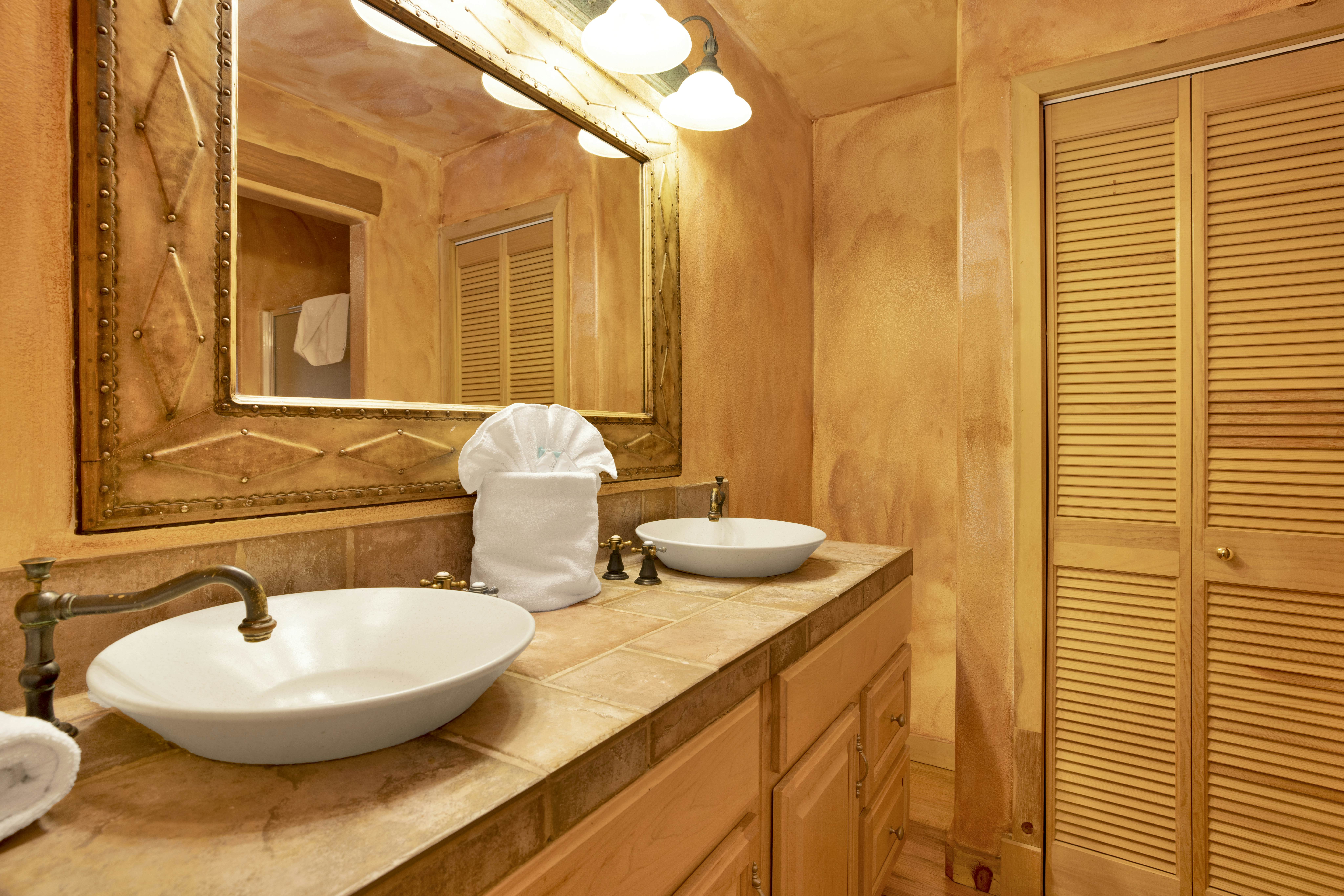 735-Bear Creek Lodge