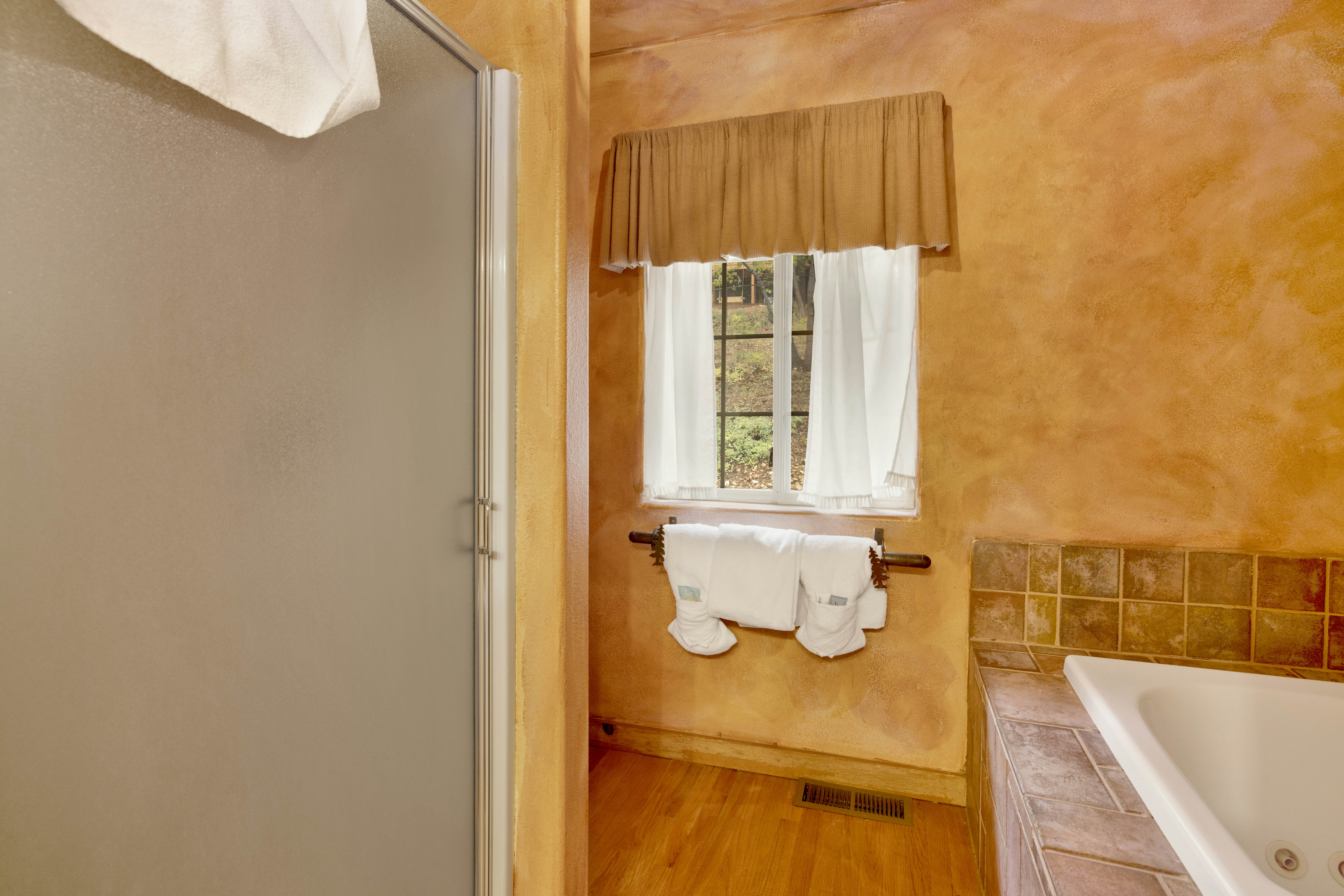 735-Bear Creek Lodge