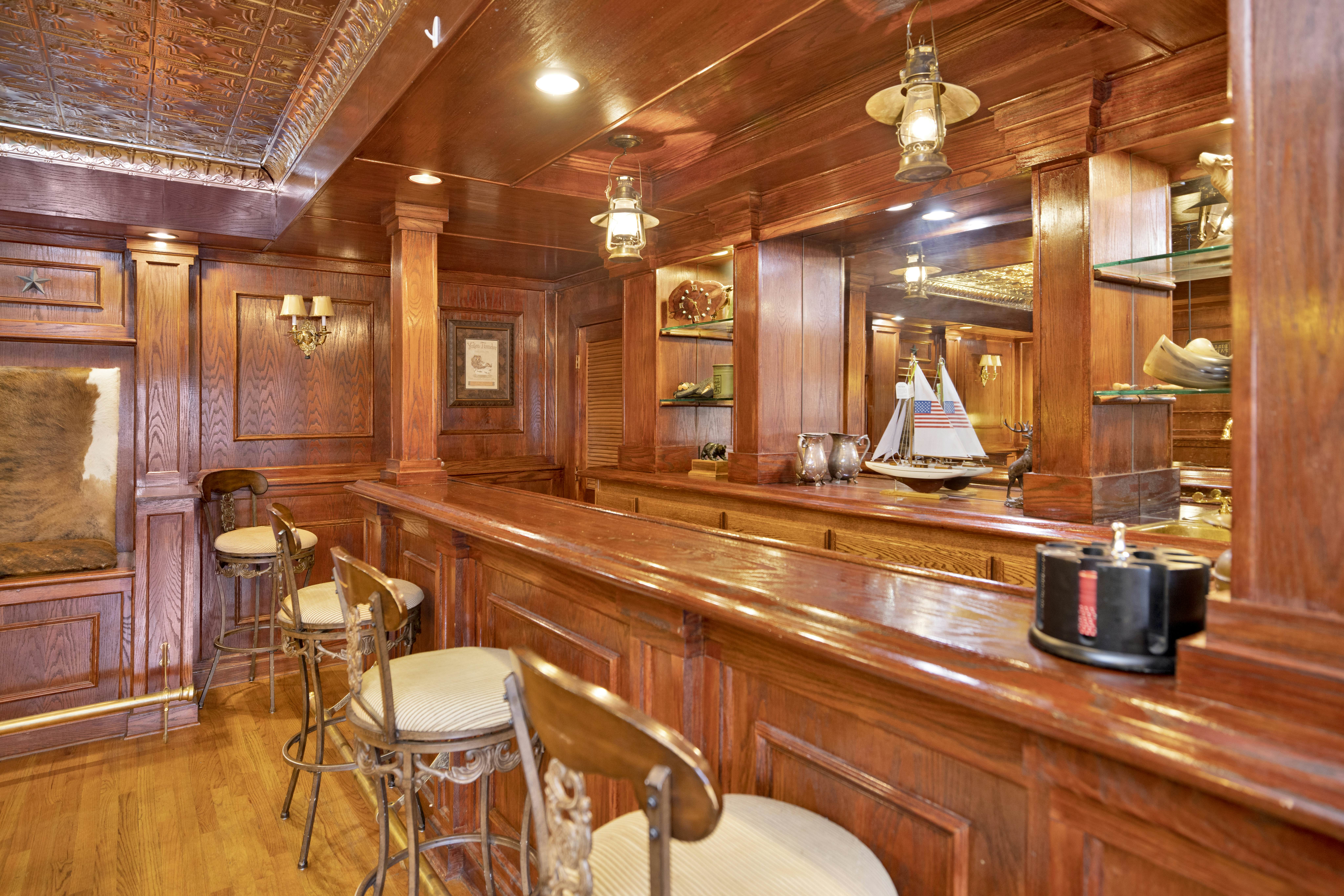 735-Bear Creek Lodge