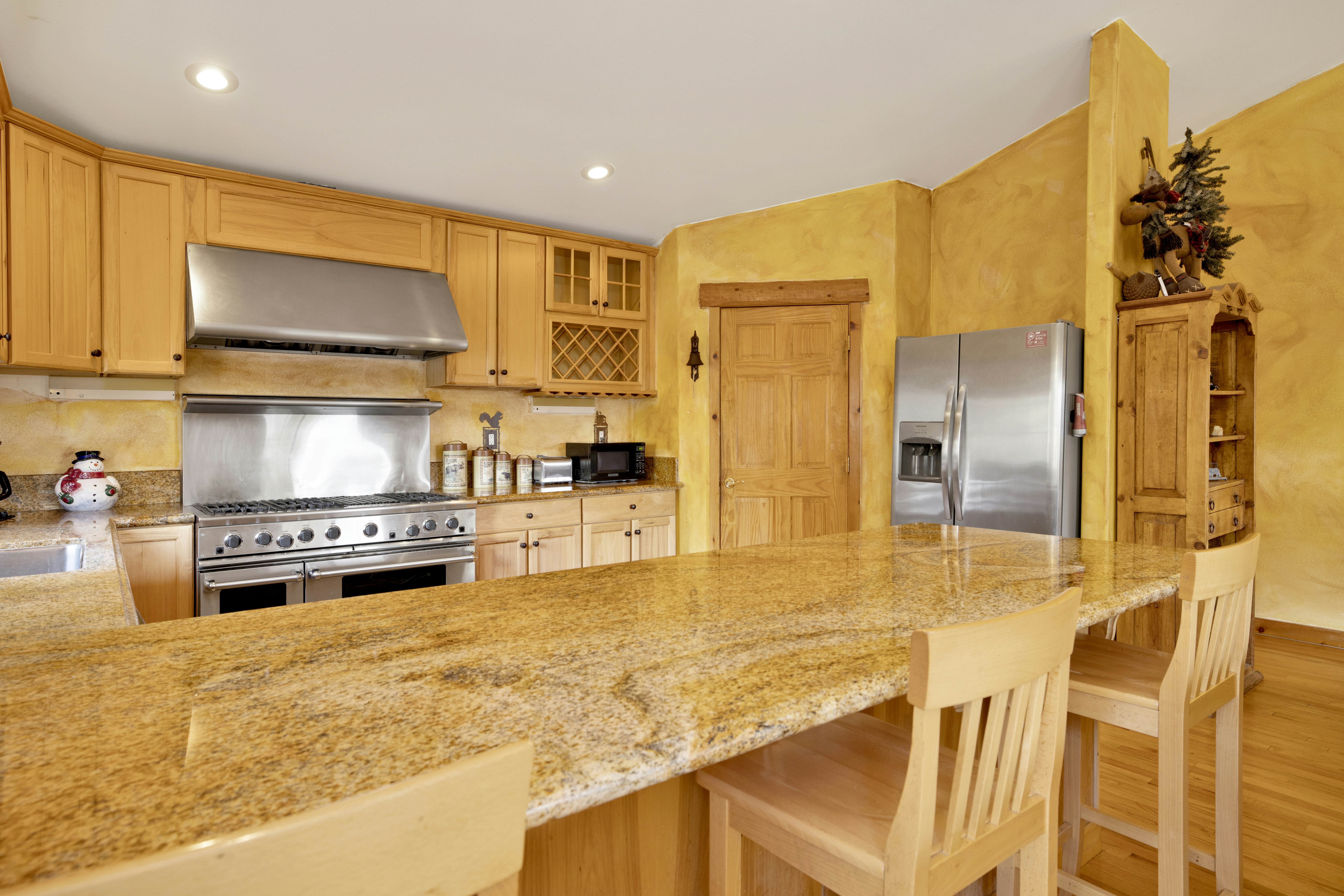 735-Bear Creek Lodge