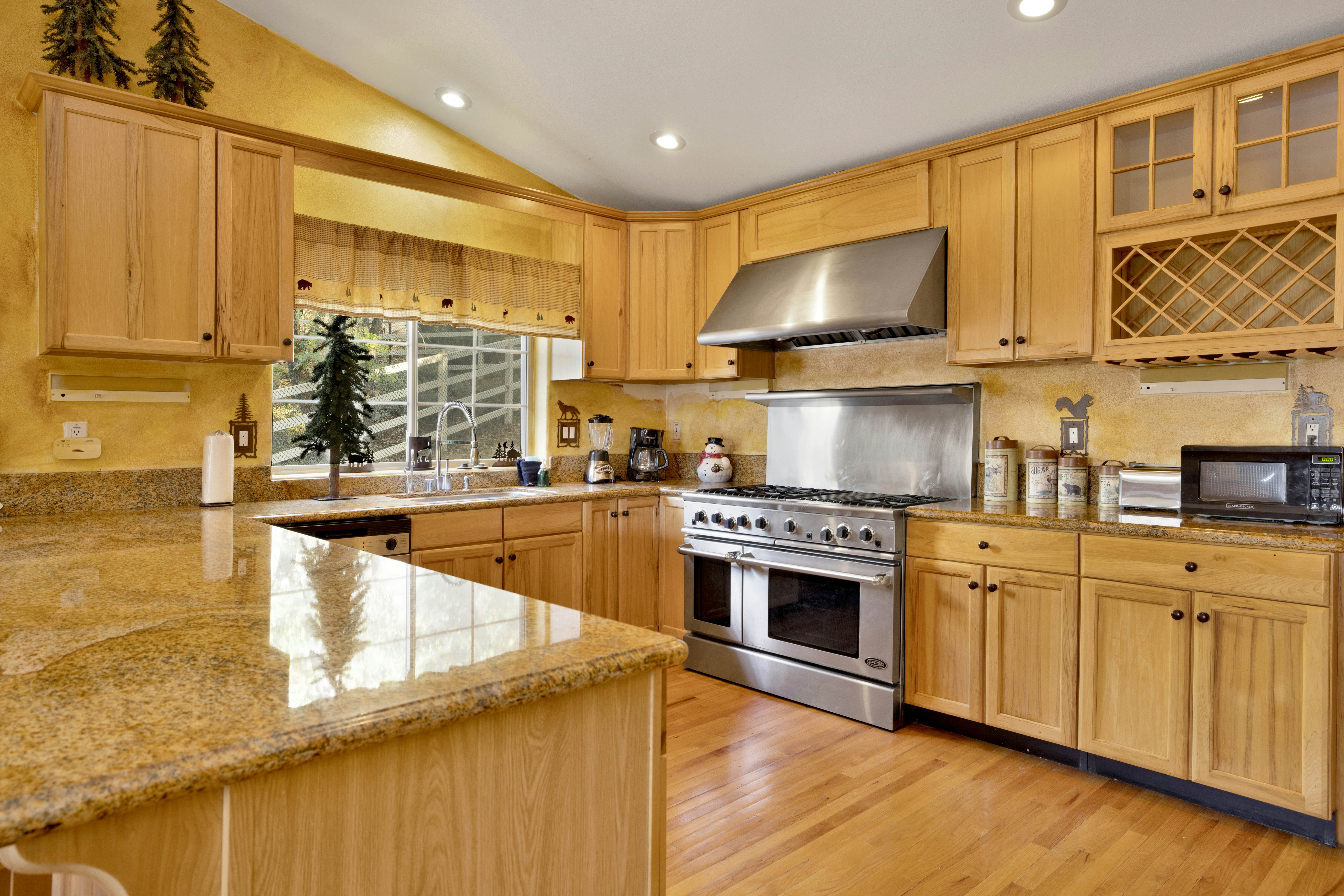 735-Bear Creek Lodge