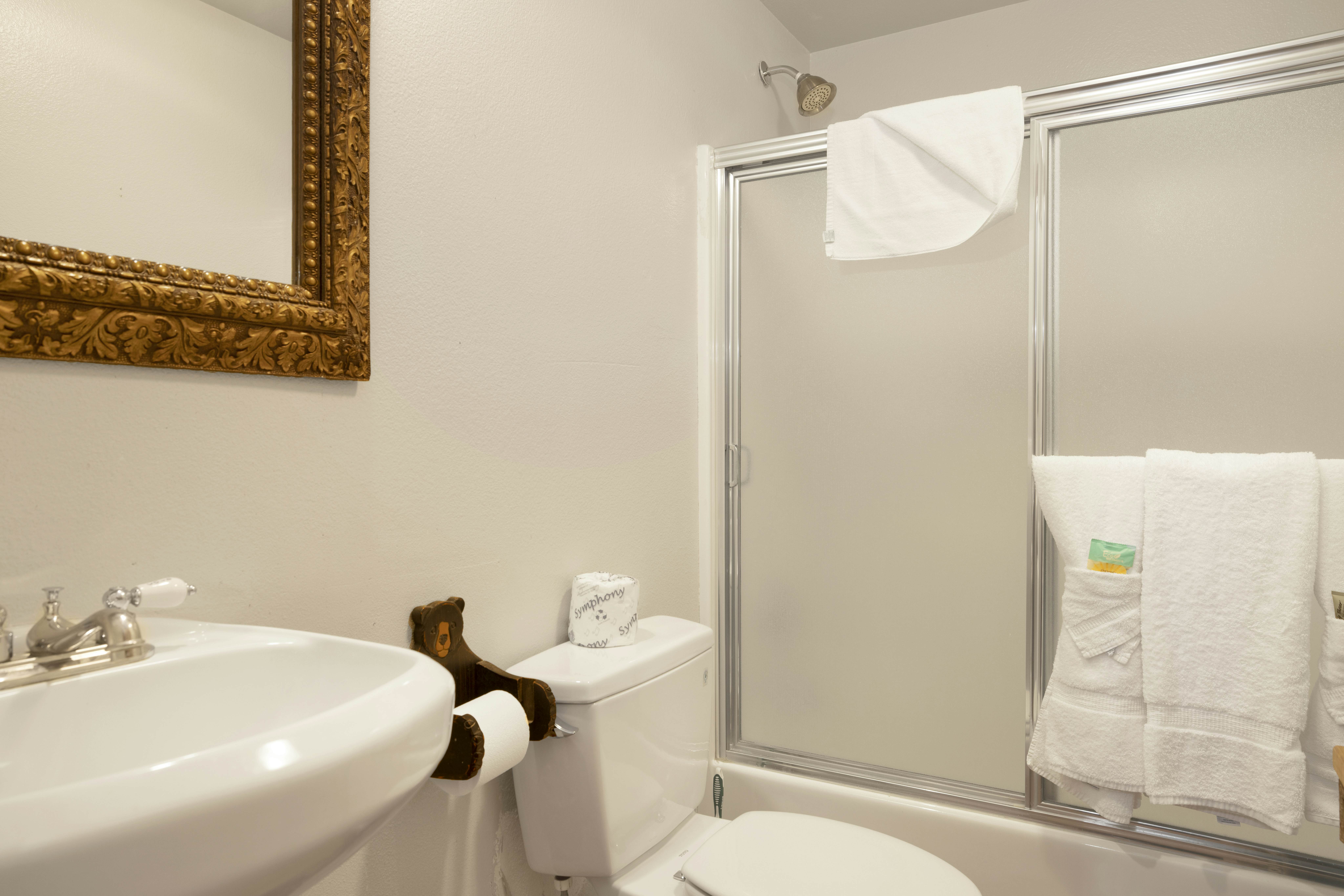 735-Bear Creek Lodge