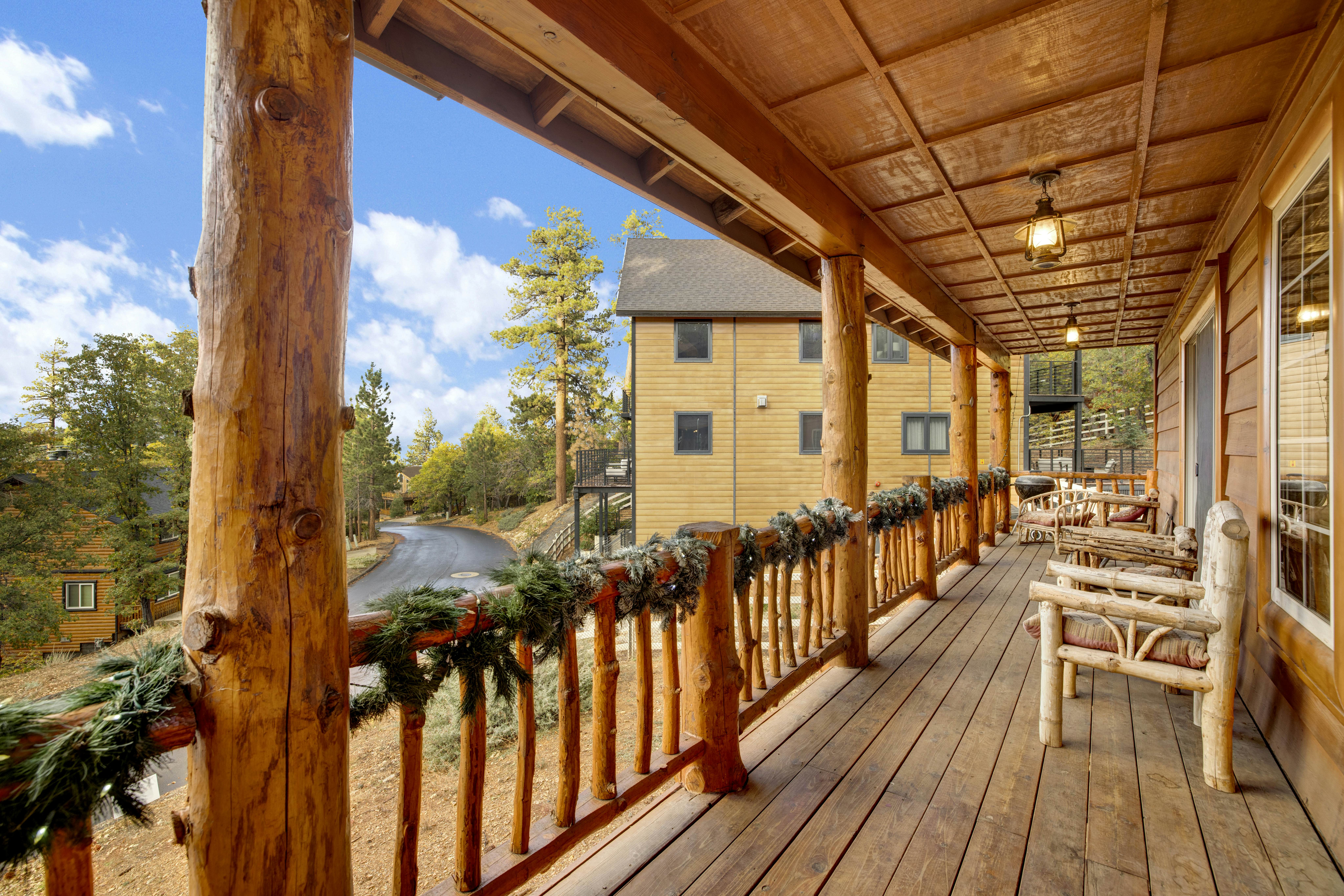 735-Bear Creek Lodge