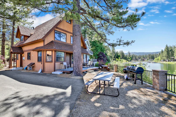 7BR/6.5BA Lakefront Estate: Private Boat Dock, Wood Fireplace & Village Access