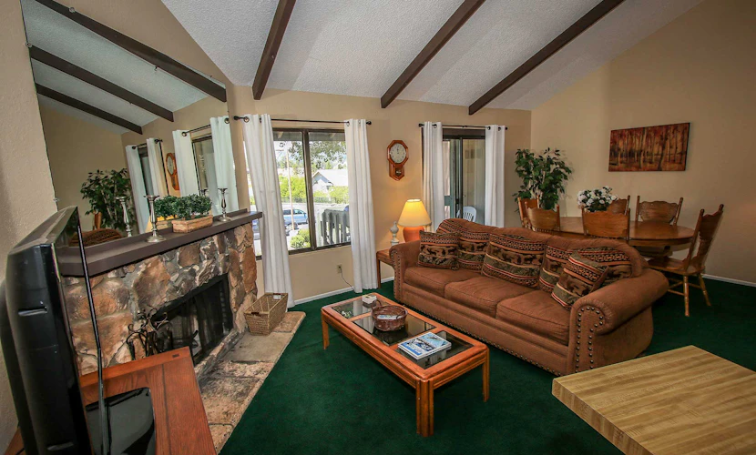 Boulder Creek 33 Lakeside Townhouse Retreat