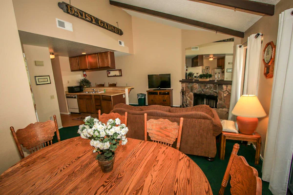 Boulder Creek 33 Lakeside Townhouse Retreat