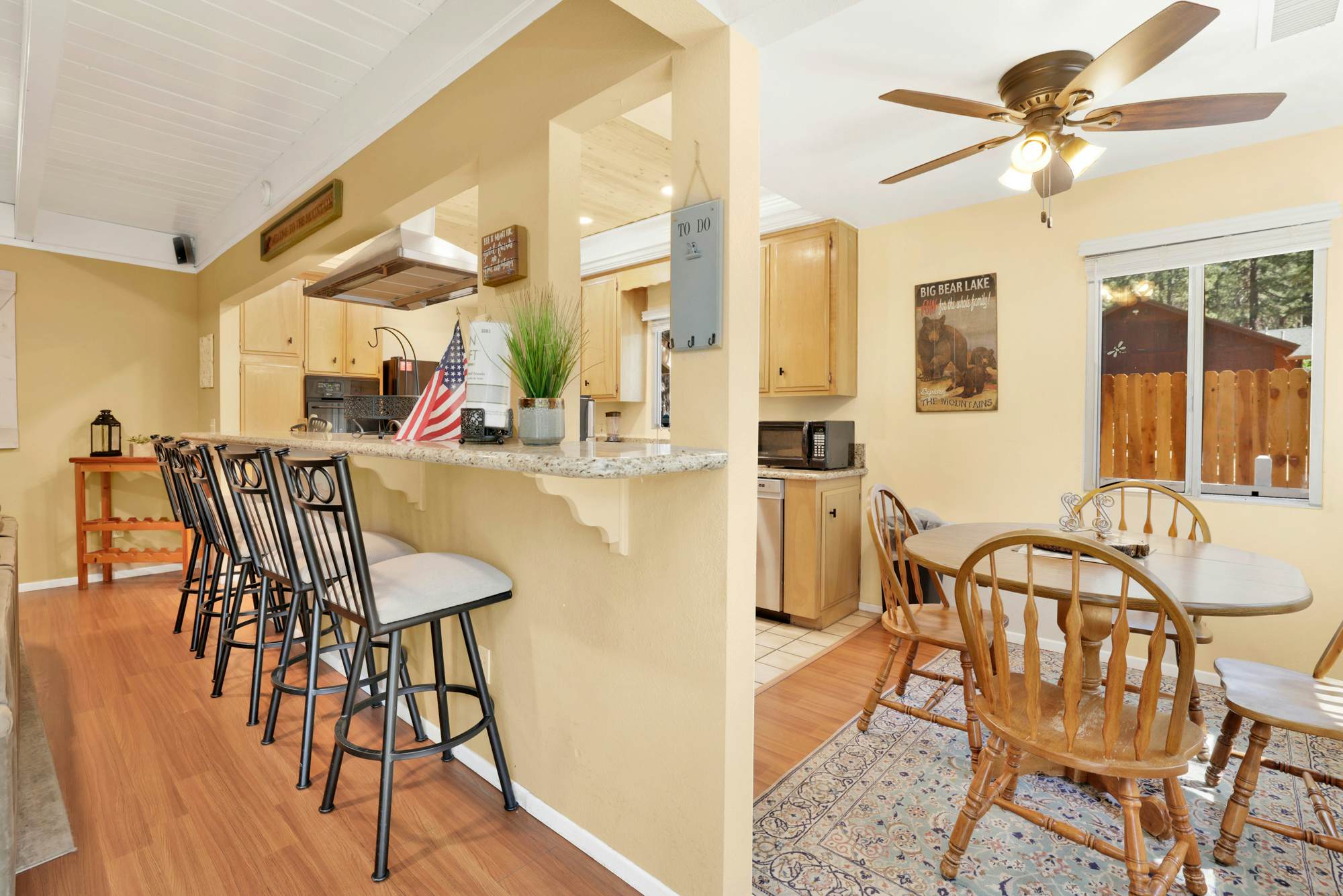 1651-Cozy up to Summit