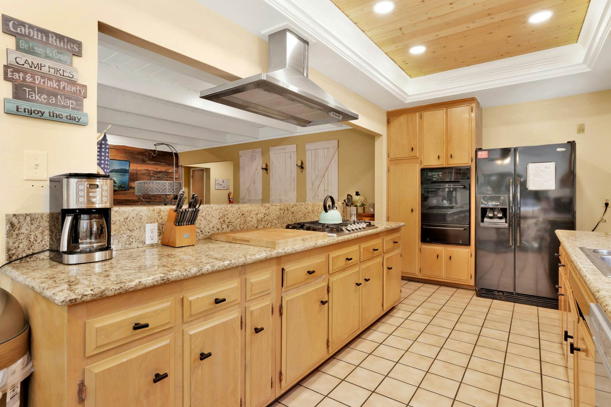 1651-Cozy up to Summit