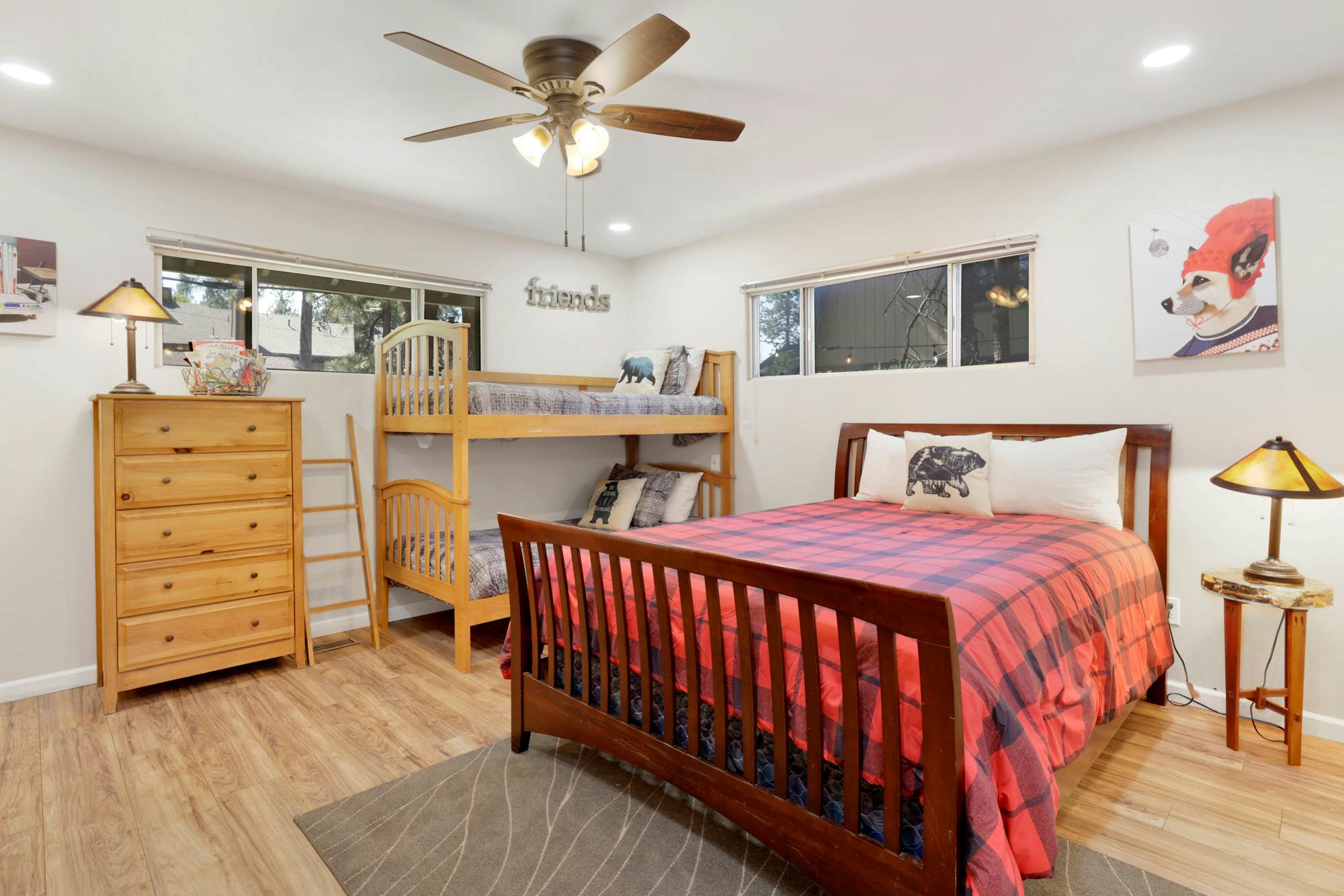 1651-Cozy up to Summit