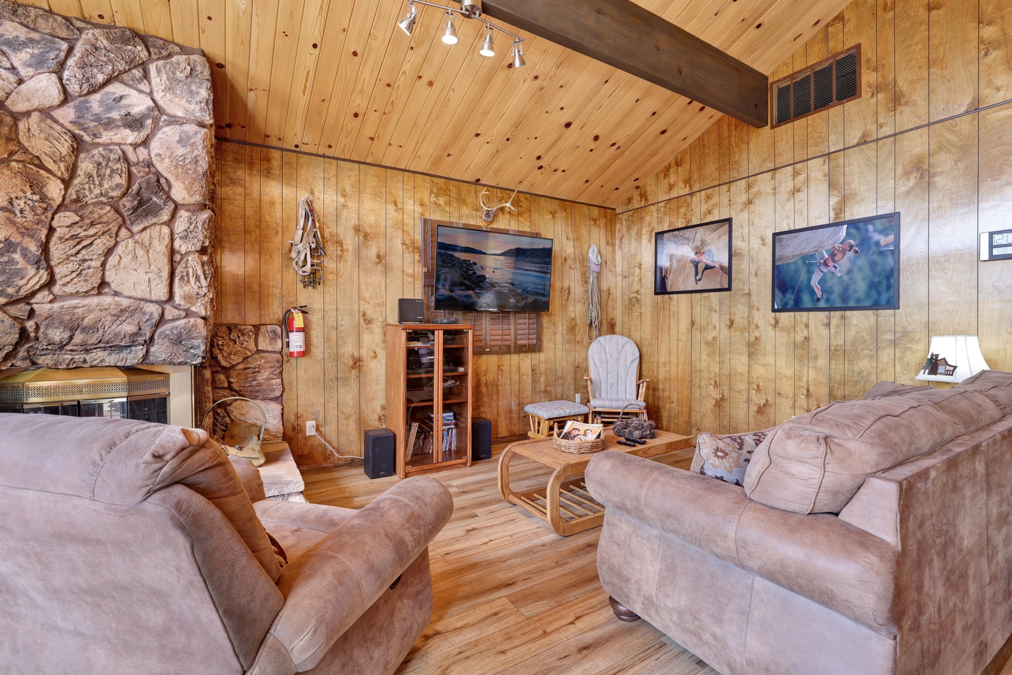 Above it All Retreat Cottage at Big Bear Lake