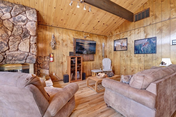 Above it All Retreat Cottage at Big Bear Lake