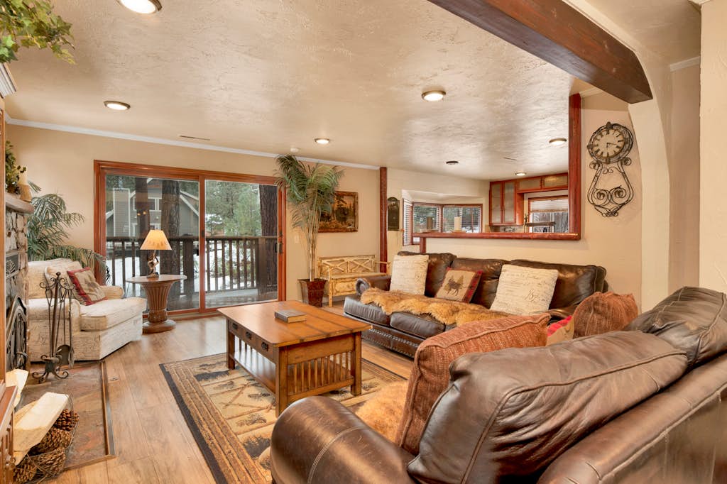 Swiss Delight Family Retreat w/ Hot Tub + Games