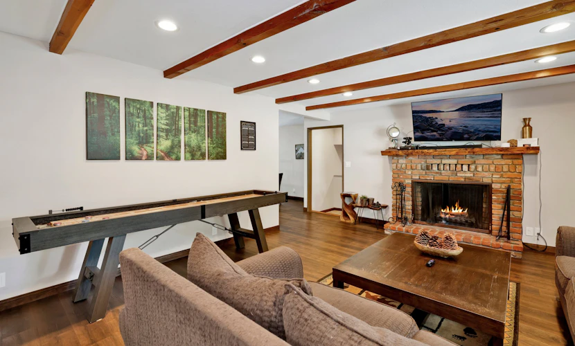 Mountain Fun Retreat | Steps to the Lake • Hot Tub • Kid-Friendly Game Room